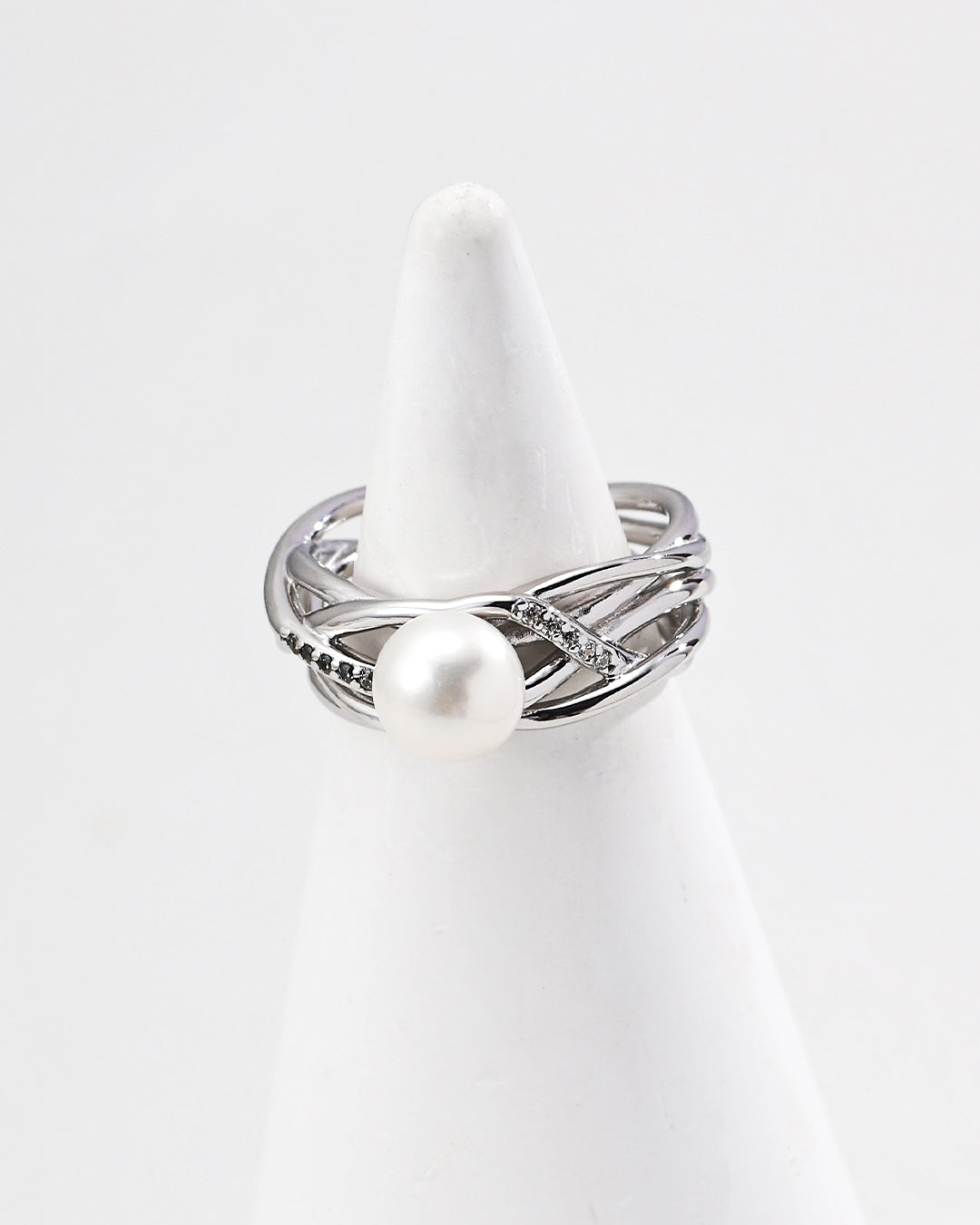 Everyday Pearl – Radiant Knot Pearl Ring