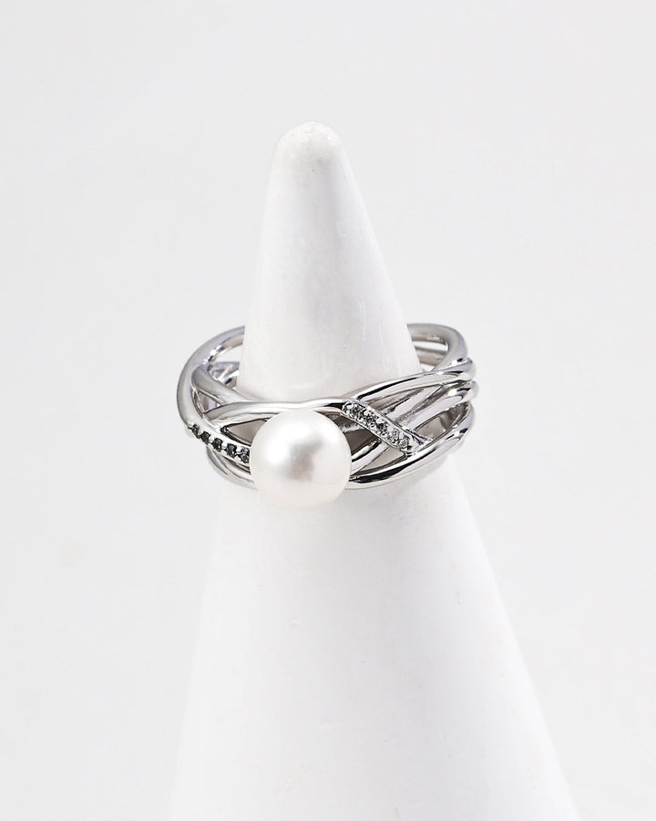 Everyday Pearl – Radiant Knot Pearl Ring