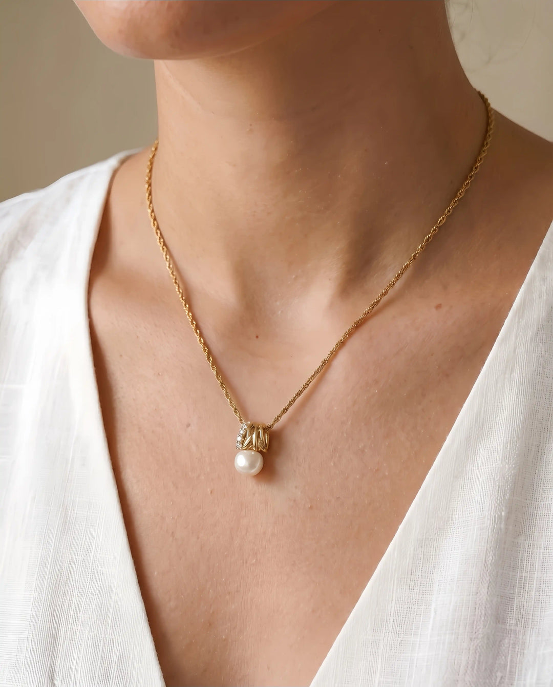 Everyday Pearl – Radiant Knot Pearl Necklace
