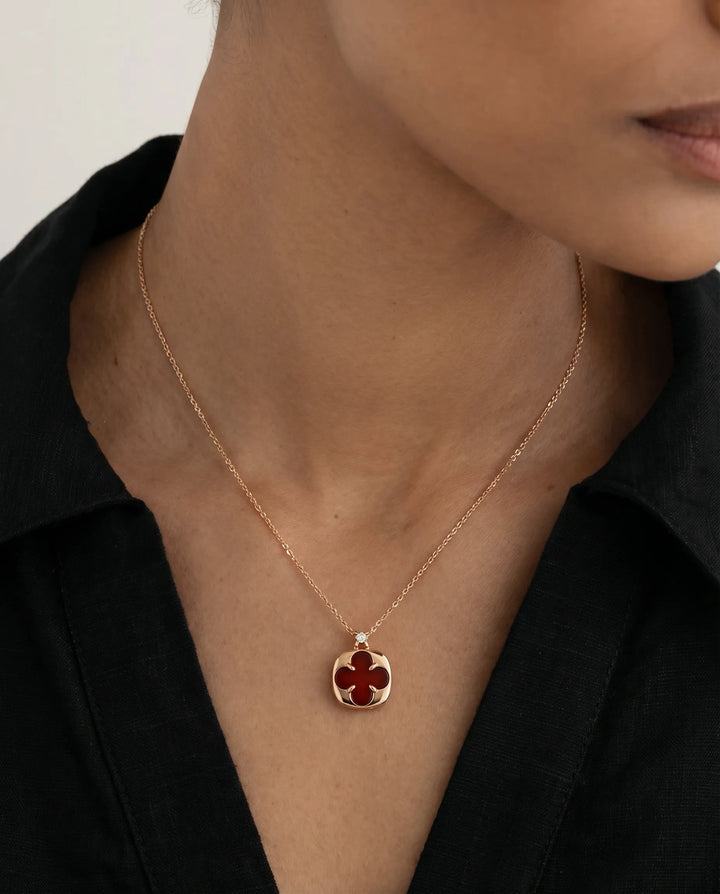 Fortune Clover – Red Agate Necklace