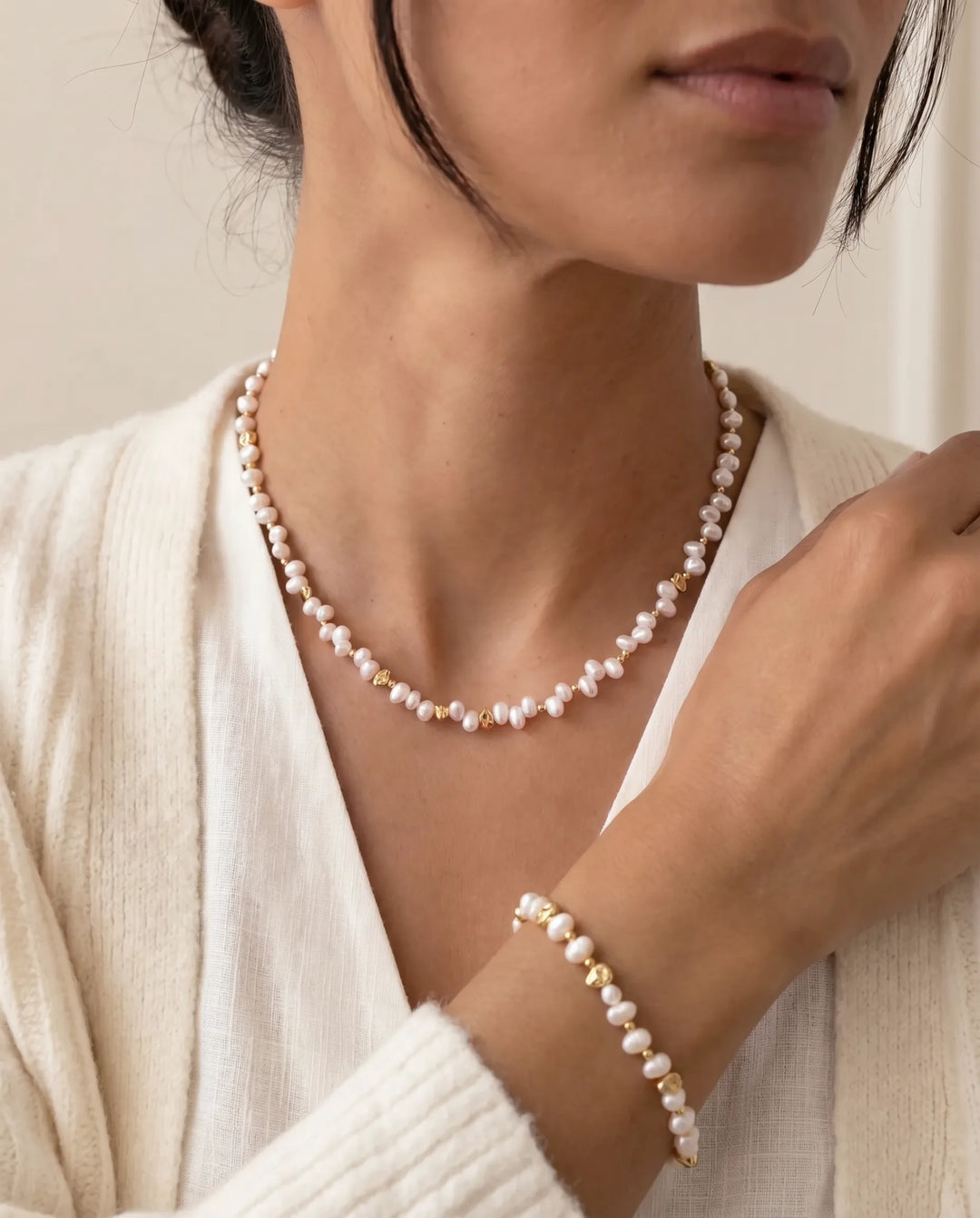 Luminous Tide – Pearl Drift Necklace
