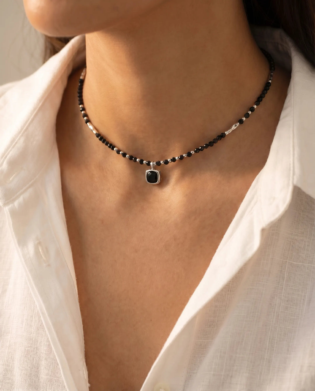 Guardian’s Gaze – Black Agate Pendant Necklace