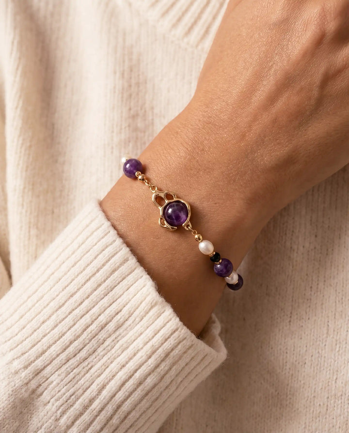 The Eye of Clarity – Amethyst & Pearl Bracelet