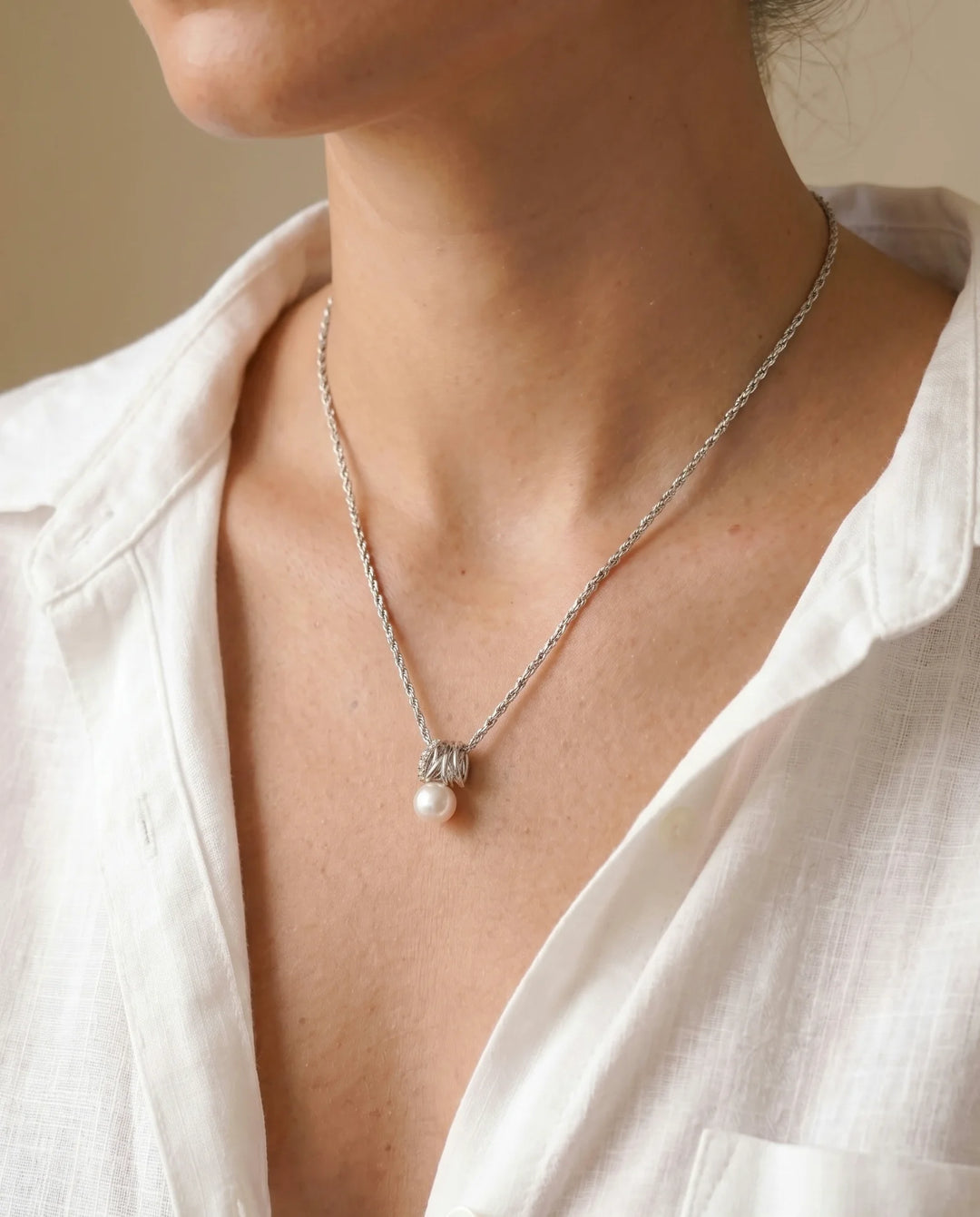 Everyday Pearl – Radiant Knot Pearl Necklace