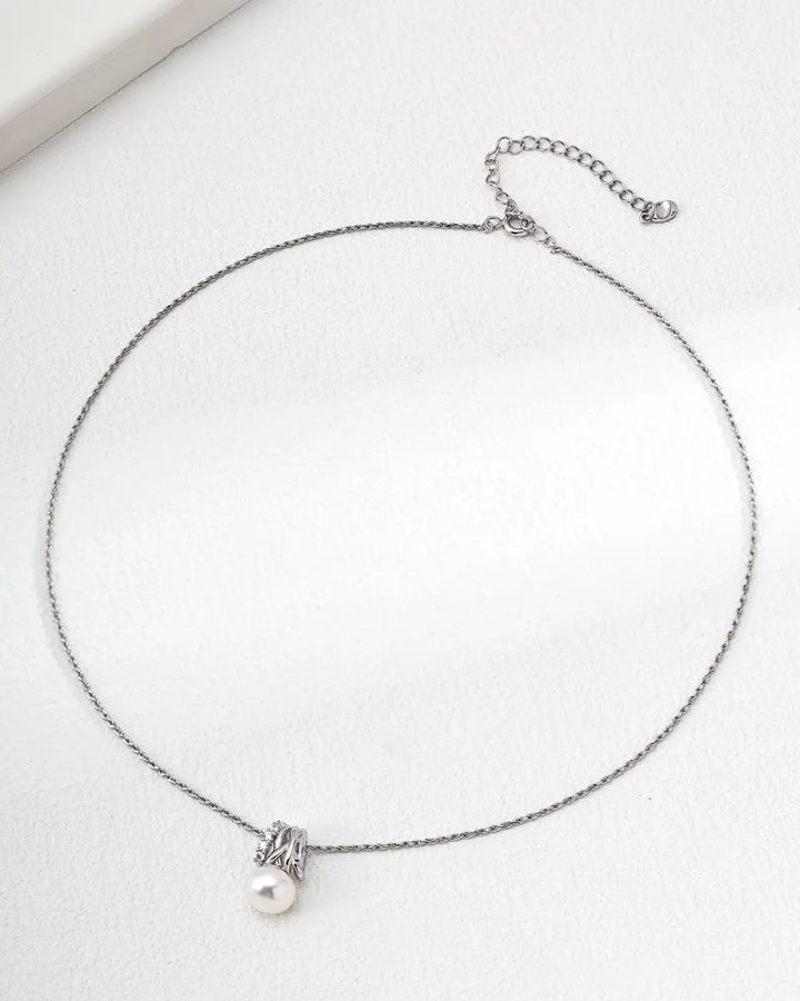 Radiant Knot freshwater pearl necklace silver version