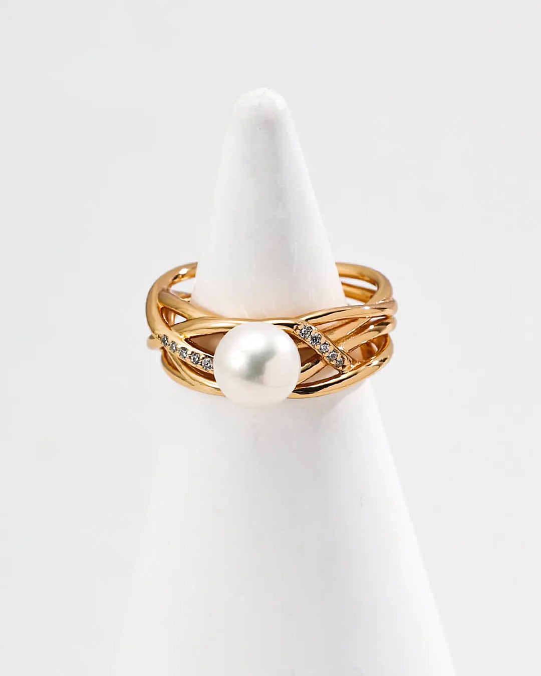 Radiant Knot freshwater pearl ring gold version