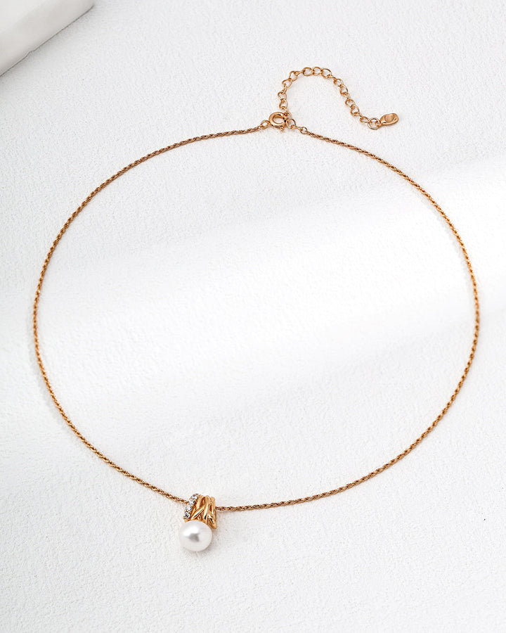 Everyday Pearl – Radiant Knot Pearl Necklace