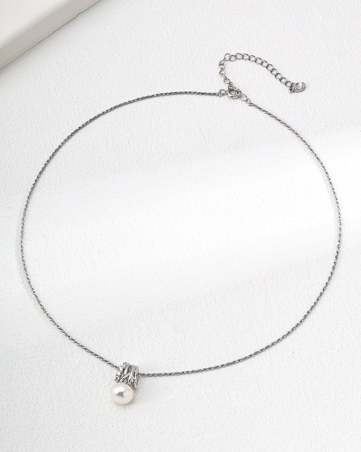 Everyday Pearl – Radiant Knot Pearl Necklace