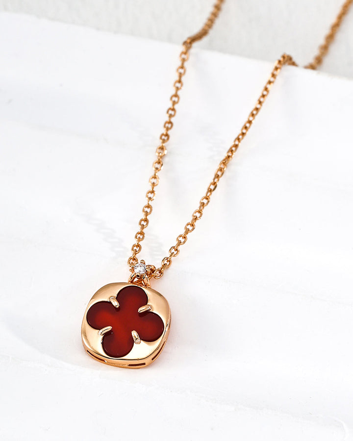 Fortune Clover – Red Agate Necklace