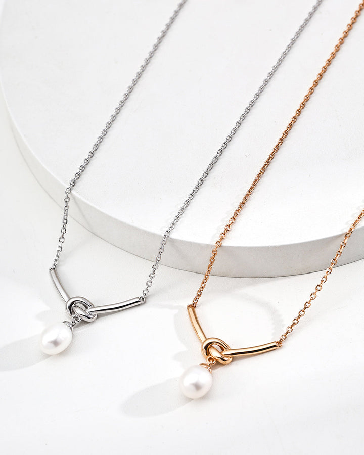 Everyday Pearl – Quiet Knot Necklace