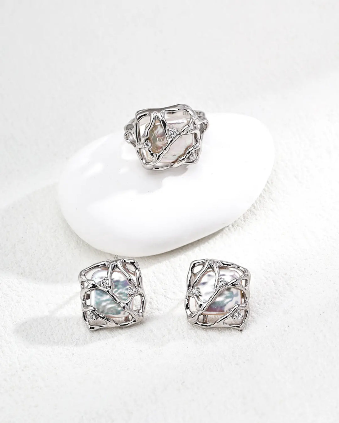 Luminous Tide iridescent pearl ring with silver earrings