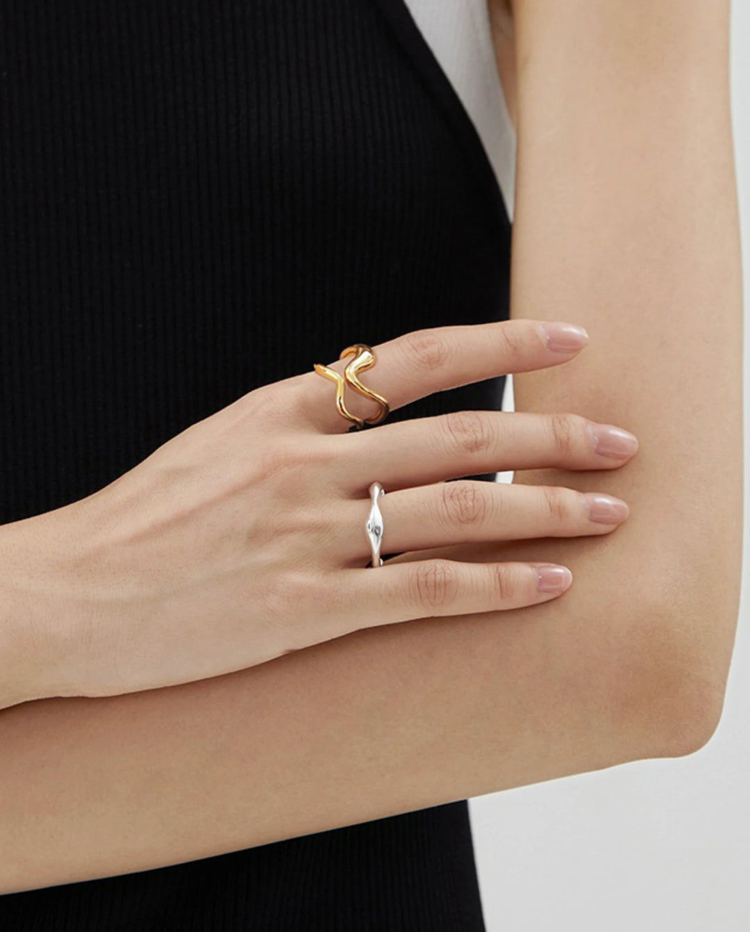 Forme Studio – Fluid Sculptural Ring
