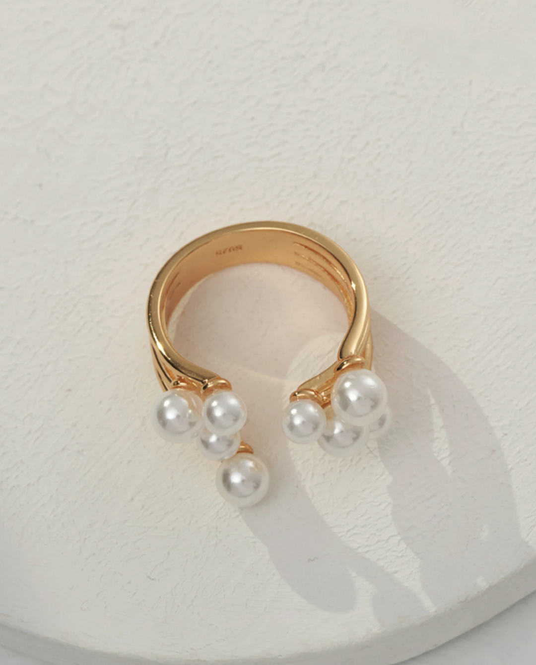 Lustre Atelier – Shell Pearl Cluster Ring