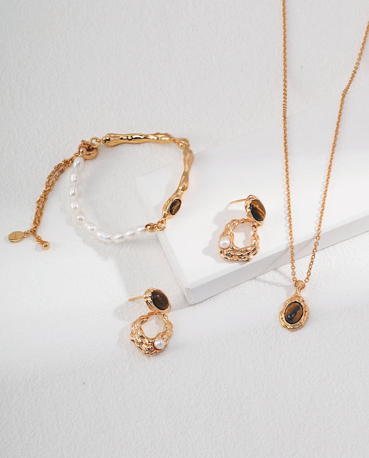 Pharaoh’s Vision – Tiger Eye Amulet Necklace