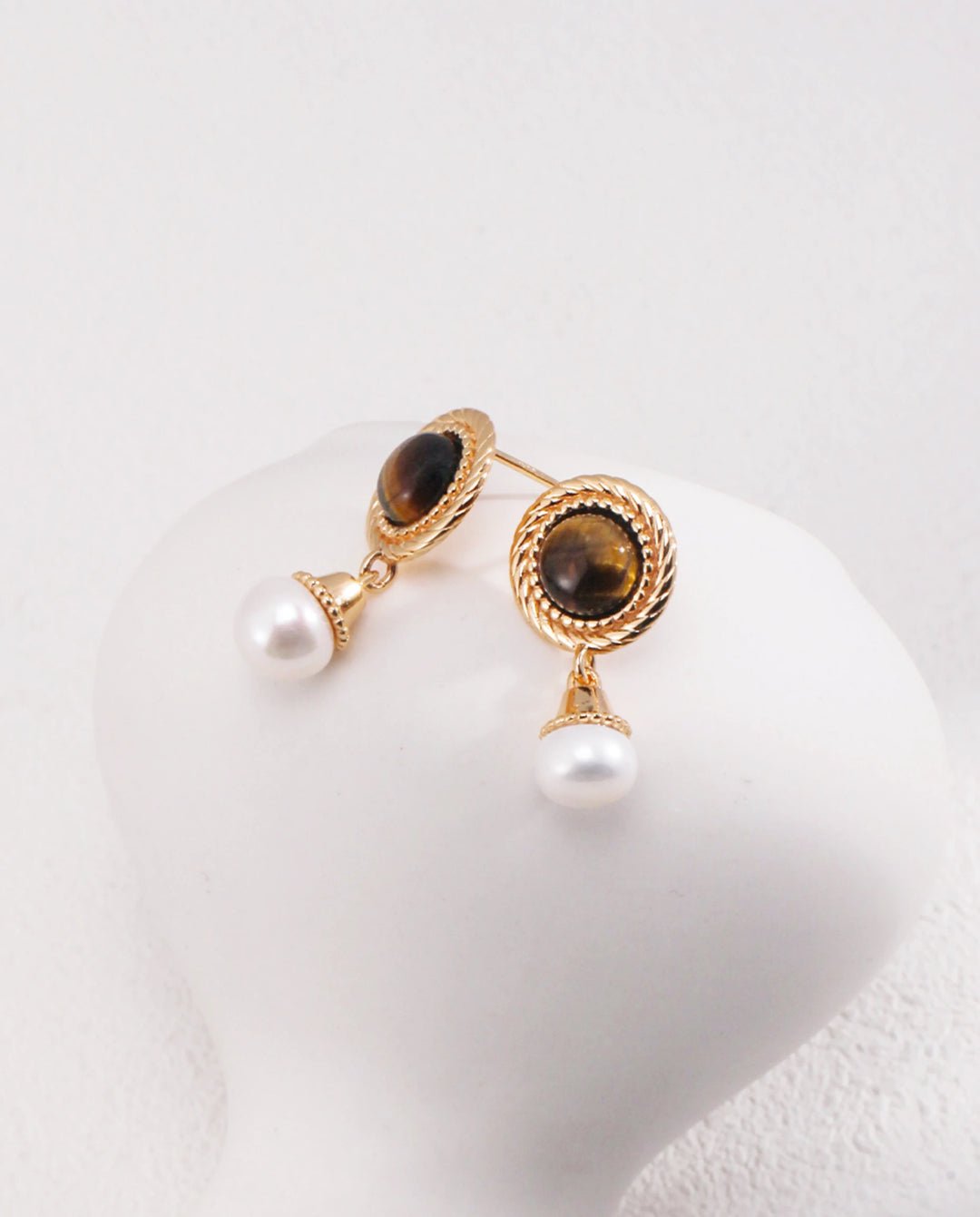 Pharaoh’s Vision – Tiger Eye & Pearl Drop Earrings
