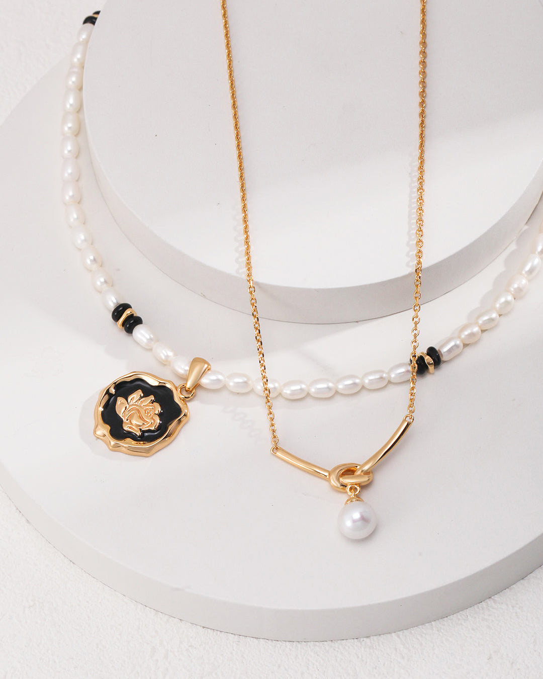 Everyday Pearl – Quiet Knot Necklace