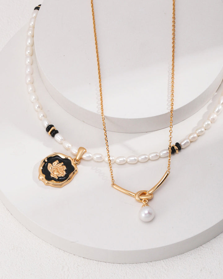 Everyday Pearl – Quiet Knot Necklace