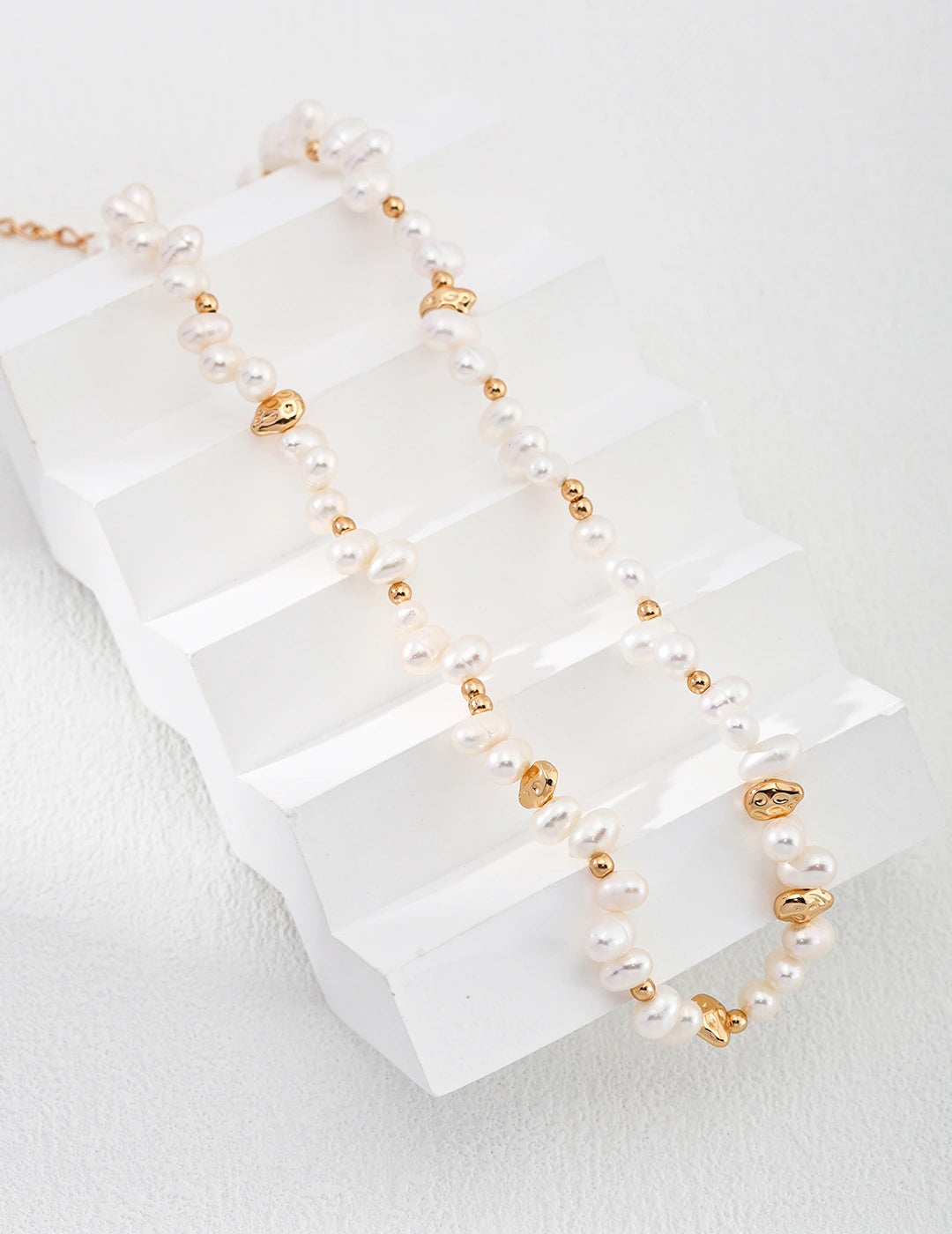 Luminous Tide – Pearl Drift Necklace